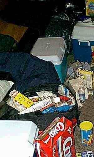 b-food.jpg (17661 bytes)