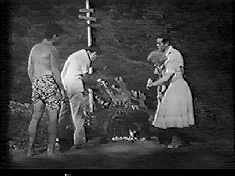 You’re right! That bid radish *does* look just like Ed Asner!