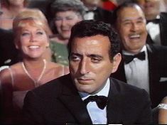 Tony Bennett is Hymie Kelly!!